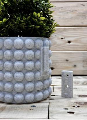 Planter with drip tray and wall mount (large bobble design)