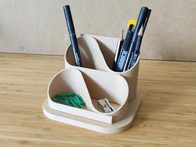 Squiggle – Desk Organizer