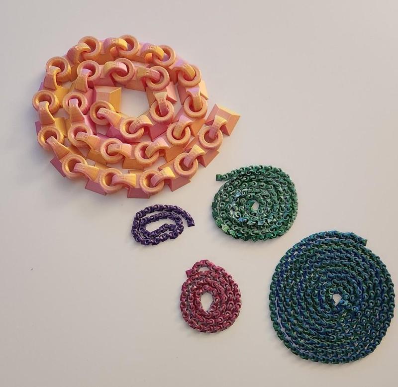 Useless Fidget Chain – No Support
