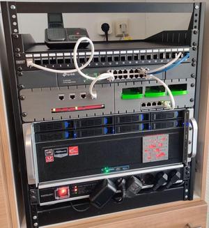 Fritzbox Router / PoE Switch / Raspberry 19″ 2U Rack Mount