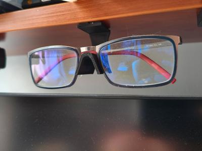 Simple Glasses Holder