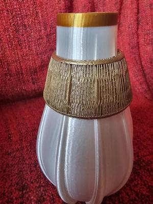 Elegant vase with filigran collar   