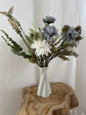twisted marshmallow vase
