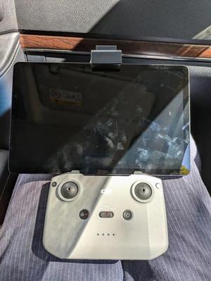 DJI RC231 adjustable tablet holder (up to 11")   