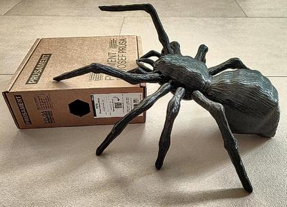 Giant Vase Spider – posable halloween print in vase mode!