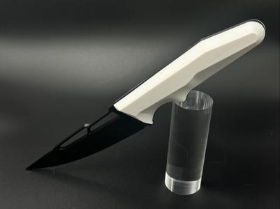 Sleek and Comfy Straight Blade