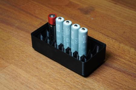 Gridfinity AAA Battery Holder