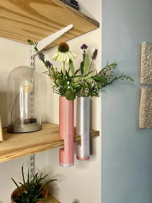 SCREW IT! – Clamp-able vase for shelves, cabinets, tables…