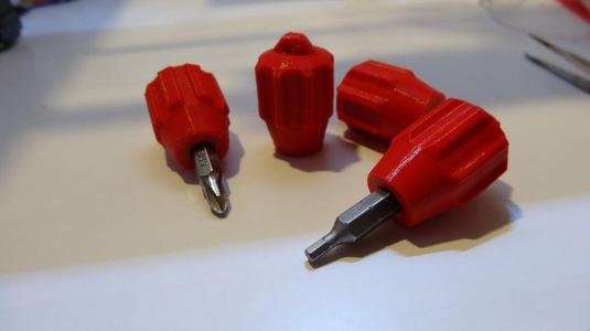 Bit screwdriver with magnet