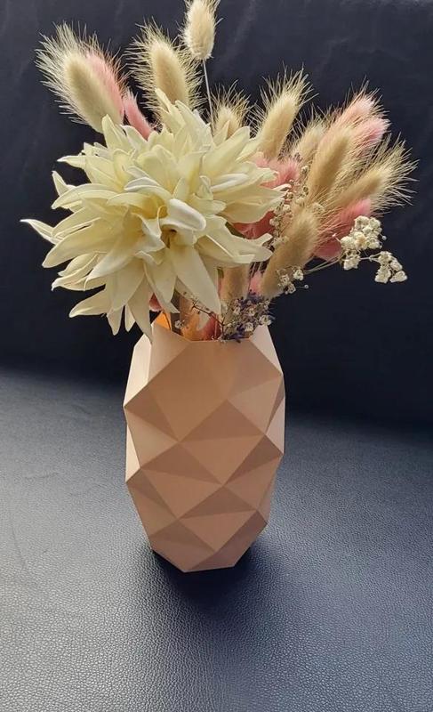 Low Poly Vase
