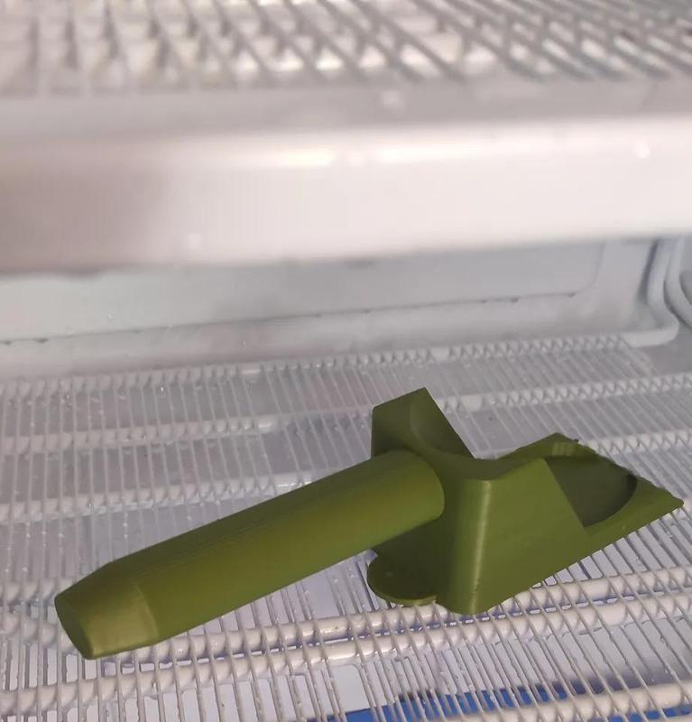 GrattoCool – The Scraper That Defrosts Without Frostbite (or Frustration)