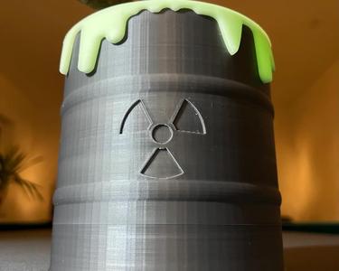 RADIOACTIVE BARREL FLOWER POT (GLOW IN THE DARK)