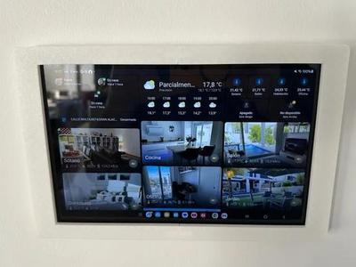Wall-mounted frame for Samsung Galaxy Tab A8