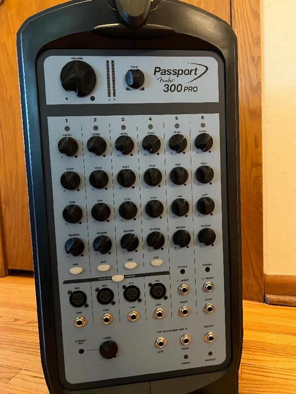 Replacement knobs and latch for Fender Passport 300 Pro