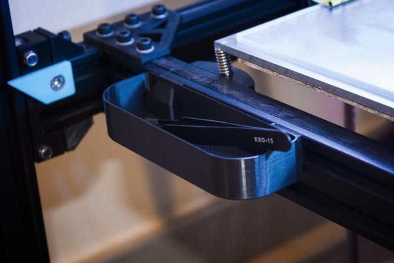 Customizable V-slot Tool Trays