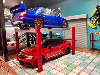 car lift, auto shop diorama 1/18 scale