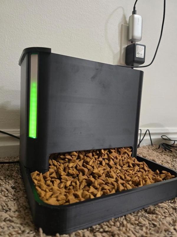 3D Printed Pet Food Dispenser with ESP32 Level Sensing