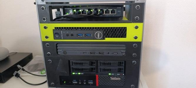 rack serveur 10″ (254mm)