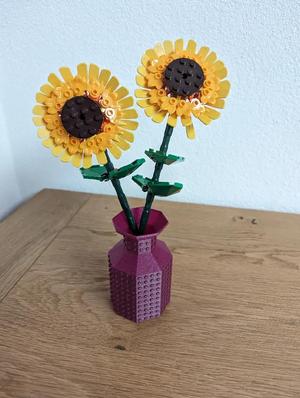 Smaller lego vase