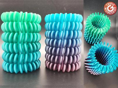 Telephone Wire Spiral Vases – Twist & Zigzags