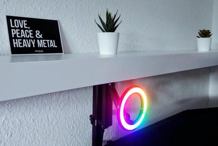 Smart streaming desk light
