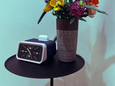 70s Vibe Retro-Inspired iPhone Standby Dock
