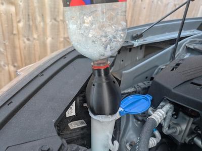 No-Spill Screw On 2L Drink Bottle Funnel & Filter