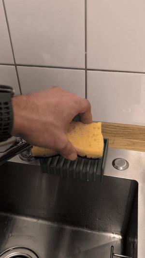 Sponge/soap holder - kitchen/bathroom