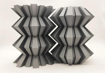 Shredder Spiral Vase Set