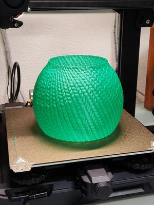 Tunisian crochet flowerpot vase