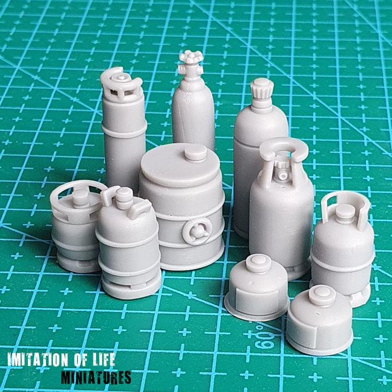 Gas canisters and cylinders