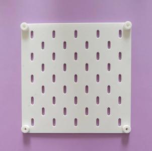 IKEA Skadis pegboard with 6mm Wall spacer /  IKEA Skadis lochplatte mit 6mm Abstandhalter zur Wand