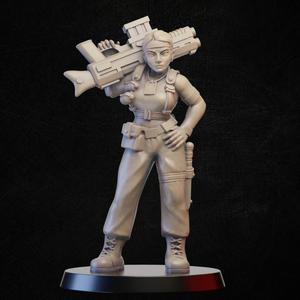 Soldier female weapon on the shoulder