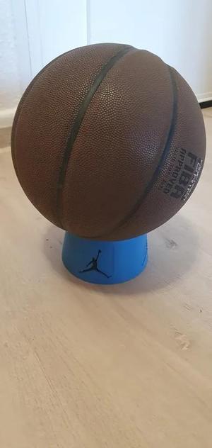 Basketball holder stand round   