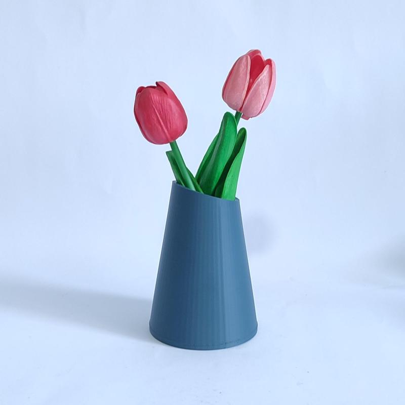 SIMPLE VASE