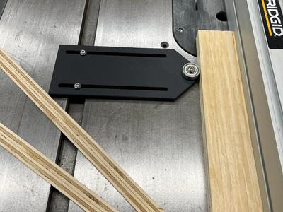 Table saw thin strip jig