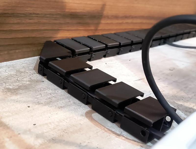 Cable management system – guide