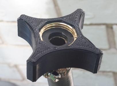 Easy to turn garden hose knob