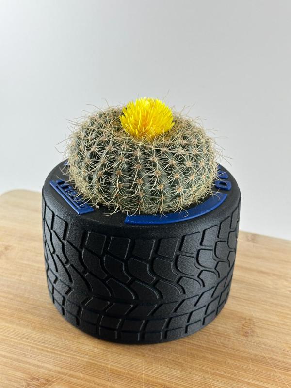 F1 Tire Planter