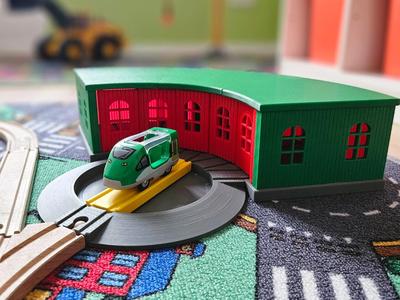 Turntable and Engine Shed for Wooden Railway