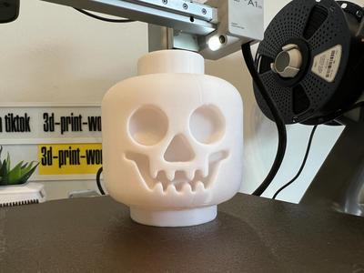 “Glowing” L3GO Skelleton Skull, upscaled