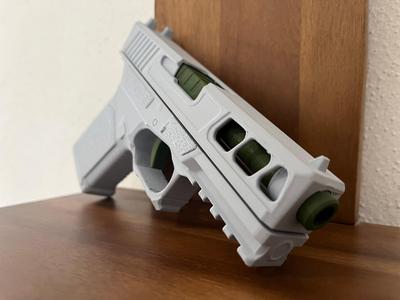 Pistol 9mm with moveable slide and no glue V1