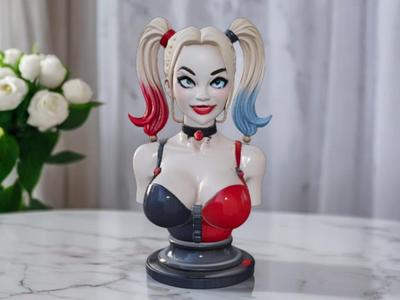 Harley Quinn Statue