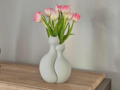 Two Cats Hugging Vase – Minimalist & Elegant!