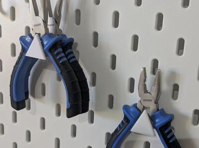 Pliers holder for Skadis