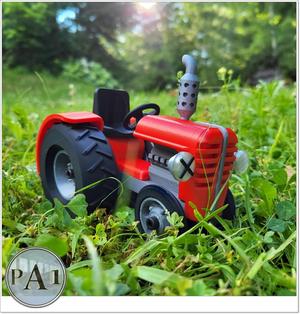 CUTE TOON STYLE TRACTOR