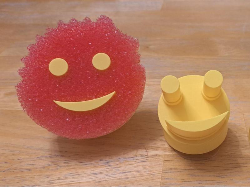Scrub Daddy With Suction Cup