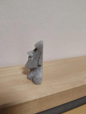 Moai Low Poly Magnet