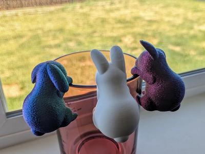 Climbing Bunny Flower Pot Hugger
