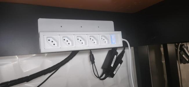 Intelbras EWS 305 under-desk holder